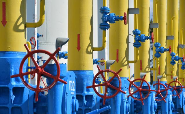 (FILES) A picture taken on on April 22, 2015 shows a part of a gas installation at a gas-pumping station on the gas pipeline in the small town Boyarka on April 22, 2015 in the Kiev region. The oil and gas market of Ukraine has about 500 companies and enterprises of different ownership. AFP PHOTO / GENYA SAVILOV. The United States and Ukraine on April 30, 2025 signed a minerals deal after a two-month delay, in what President Donald Trump's administration called a new form of US commitment to Kyiv after the end of military aid. Ukraine said it secured key interests after protracted negotiations, including full sovereignty over its own rare earths, which are vital for new technologies and largely untapped. (Photo by GENYA SAVILOV / AFP)