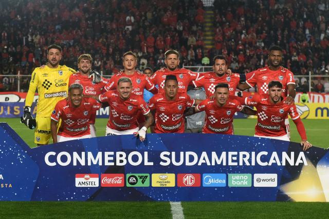 Players of Ciencieano pose for a picture ahead of the Copa Sudamericana group stage football match between Peru's Cienciano and Venezuela's Caracas FC at the Inca Garcilaso de la Vega stadium in Cusco, Peru on May 8, 2025. (Photo by Ivan FLORES / AFP)