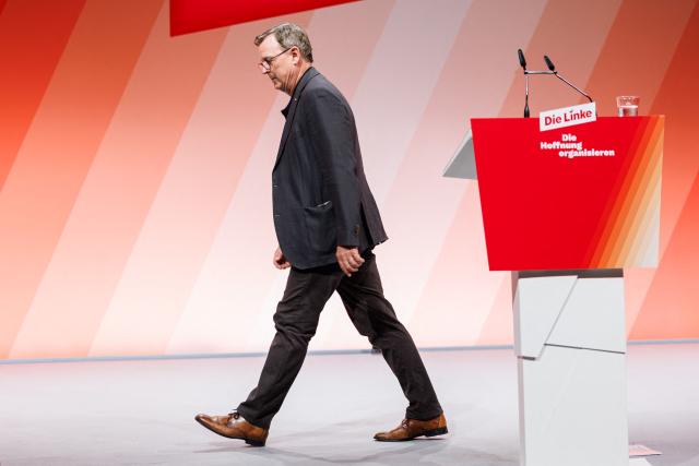 Germany's The Left (Die Linke) party politician Bodo Ramelow, one of the new Vice-Presidents of the Bundestag (lower house of parliament), leaves the stage after giving a speech during the two-day federal party congress in Chemnitz, eastern Germany on May 9, 2025. (Photo by JENS SCHLUETER / AFP)