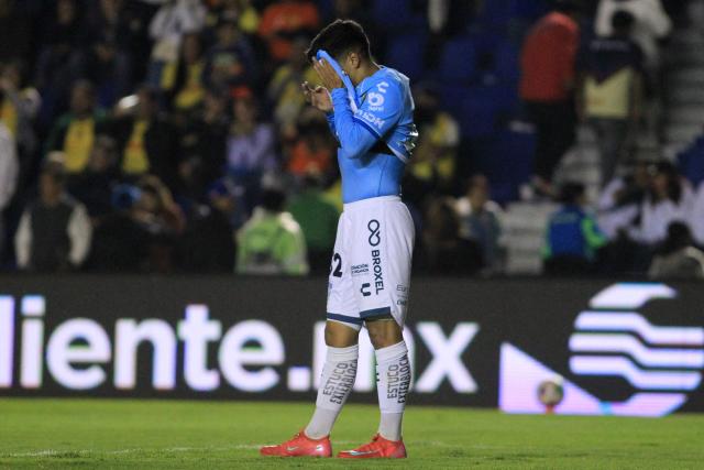 Pachuca's defender #32 Carlos Sanchez reacts after losing the Liga MX Clausura tournament quarter-final second leg football match between America and Pachuca at the Sports City Stadium in Mexico City on May 10, 2025. (Photo by Victor Cruz / AFP)