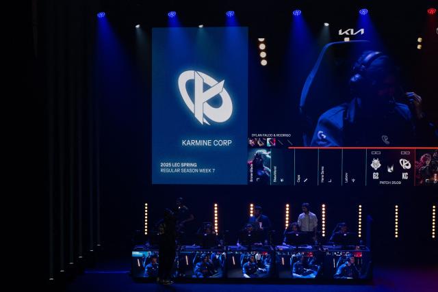 Karmine Corp's players prepare to compete against G2 eSports' players in the League of Legends EMEA Championship (LEC) Roadtrip - eSports competition at Les Arenes in Evry-Courcouronnes, suburb of Paris, on May 11, 2025. (Photo by LEO VIGNAL / AFP)