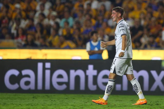 Necaxa's forward #09 Tomas Badaloni celebrates after scoring his team's second goal during the Liga MX Clausura tournament quarter-final second leg football match between Tigres and Necaxa at the UANL University Stadium in San Nicolás de los Garza, Nuevo Leon state, Mexico on May 11, 2025. (Photo by Julio Cesar AGUILAR / AFP)