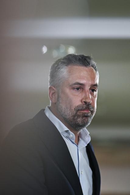 Portuguese Socialist Party leader Pedro Nuno Santos delivers a speech during the election night in Lisbon early on May 19, 2025. The leader of Portugal's opposition Socialist Party said early today that he would step down after his group suffered a drubbing in a weekend general election. (Photo by PATRICIA DE MELO MOREIRA / AFP)