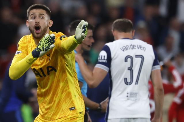 Tottenham Hotspur's Italian goalkeeper #01 Guglielmo Vicario reacts during the UEFA Europa League final football match between Tottenham Hotspur and Manchester United at the San Mames stadium in Bilbao on May 21, 2025. (Photo by Pierre-Philippe MARCOU / AFP)