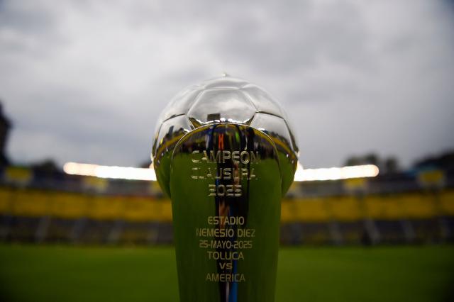 View of the trophy ahead of the Liga MX Clausura tournament final first leg football match between America and Toluca at Ciudad de los Deportes stadium in Mexico City on May 22, 2025. (Photo by Rodrigo Oropeza / AFP)