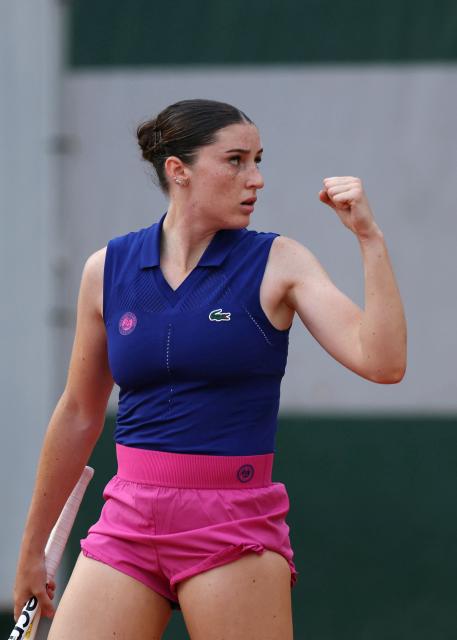 France's Elsa Jacquemot reacts after a point during her women's singles match against US Alycia Parks on day 5 of the French Open tennis tournament at the Roland-Garros Complex in Paris on May 29, 2025. (Photo by ALAIN JOCARD / AFP)
