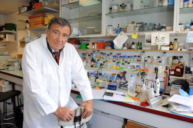 (FILES) French physician and biochemist Etienne-Emile Baulieu is pictured at the national medical research institute (Inserm) unit of Le Kremlin Bicetre hospital on October 2, 2008, near Paris. Baulieu made major contributions to the knowledge of steroid hormones and developed RU 486, the first safe, effective contragestive medication (abortion pill) and began working with dehydroepiandrosterone sulfate (DHEA) in the 60s. (Photo by Bertrand GUAY / AFP)