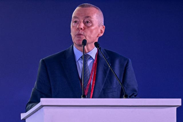 Willie Walsh, Director General of the International Air Transport Association (IATA), speaks during the IATA annual general meeting and World Air Transport Summit (WATS) in New Delhi on June 2, 2025. Walsh, addressing IATA delegates, called for the aviation sector to be spared from increased tariffs -- though he did not name US President Donald Trump, who launched a trade war in early April. (Photo by Money SHARMA / AFP)