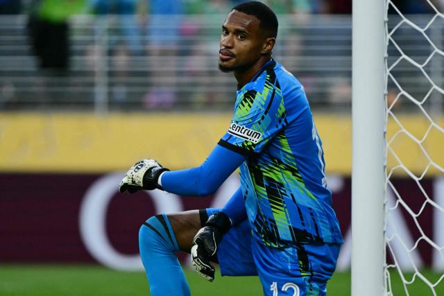 Botafogo's Brazilian goalkeeper #12 John reacts during the Club World Cup 2025 Group B football match between Brazil's Botafogo and US Seattle Sounders at the Lumen Field stadium in Seattle on June 15, 2025. (Photo by Pablo PORCIUNCULA / AFP)