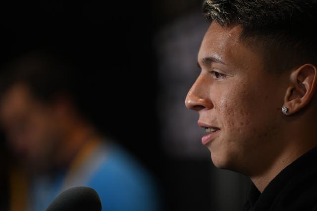 Benfica's Argentine forward #25 Gianluca Prestianni speaks during a press conference at Bank of America Stadium in Charlotte, North Carolina on June 27, 2025, ahead of the FIFA Club World Cup 2025 last 16 football match between Portugal's Benfica and England's Chelsea. (Photo by Paul ELLIS / AFP)