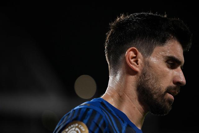 Al Hilal's Portuguese midfielder #08 Ruben Neves looks on during the FIFA Club World Cup 2025 round of 16 football match between England's Manchester City and Saudi's Al-Hilal at the Camping World stadium in Orlando on June 30, 2025. (Photo by PATRICIA DE MELO MOREIRA / AFP)