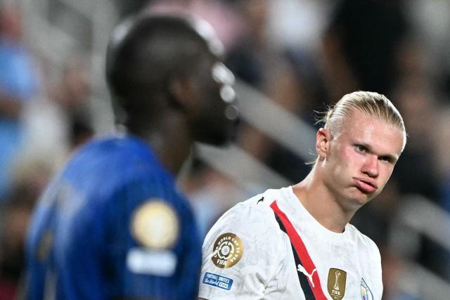 Manchester City's Norwegian striker #09 Erling Haaland gestures during the FIFA Club World Cup 2025 round of 16 football match between England's Manchester City and Saudi's Al-Hilal at the Camping World stadium in Orlando on June 30, 2025. (Photo by PATRICIA DE MELO MOREIRA / AFP)