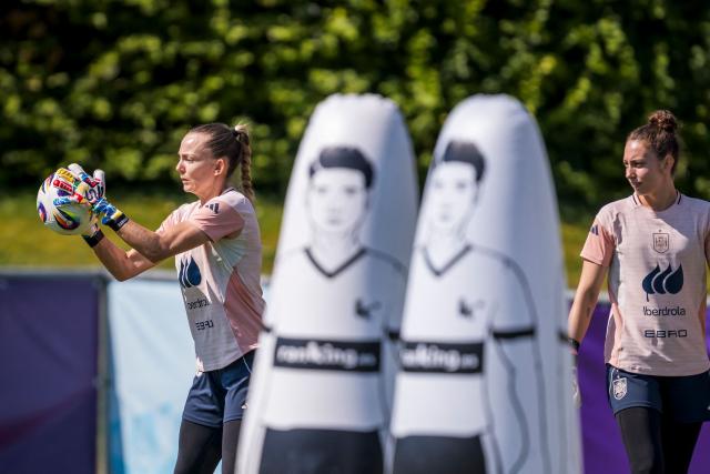 Spain's goalkeeper #01 Esther Sullastres (L) and Spain's goalkeeper #23 Adriana Nanclares take part in a training session ahead of the UEFA Women's Euro 2025 football tournament, at Juan-Antonio Samaranch Stadium, in Lausanne, on July 1, 2025 (Photo by Fabrice COFFRINI / AFP)