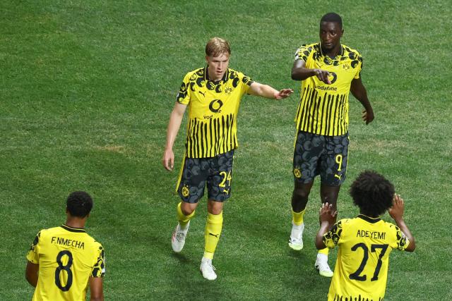 Borussia Dortmund's Guinean forward #09 Serhou Guirassy (2nd-R) celebrates scoring his team's second goal with teammates during the FIFA Club World Cup 2025 round of 16 football match between Germany's Borussia Dortmund and Mexico's Monterrey at the Mercedes-Benz Stadium in Atlanta on July 1, 2025. (Photo by FRANCK FIFE / AFP)