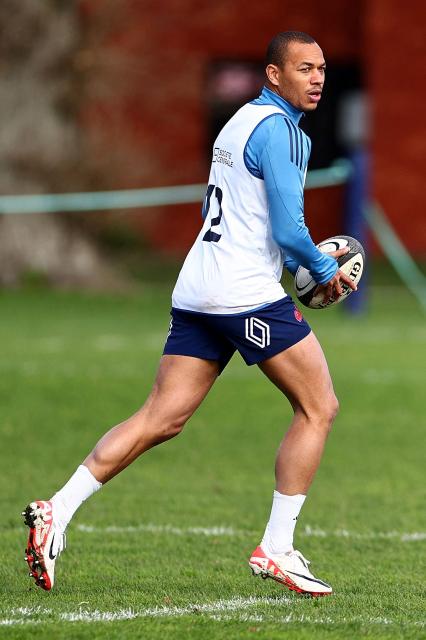 France’s captain Gael Fickou takes part in a training session on July 2, 2025, ahead of their three-match international rugby series against New Zealand, with the first Test match to be played in Dunedin on July 5. (Photo by DAVID ROWLAND / AFP)