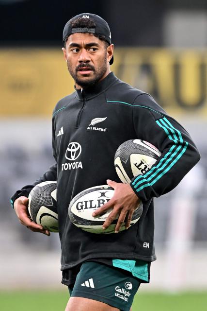 New Zealand's Emoni Narawa takes part in the New Zealand captains' run at Forsyth Barr Stadium in Dunedin on July 4, 2025, ahead of their three-match international rugby series against France, with the first Test match to be played in Dunedin on July 5. (Photo by Sanka VIDANAGAMA / AFP) (Photo by Sanka Vidanagama / AFP)