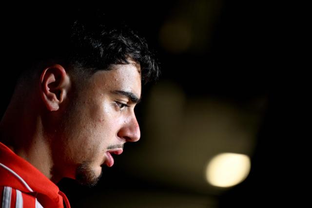 Bayern Munich's German midfielder #45 Aleksandar Pavlovic speaks to the media at the Mercedes-Benz Stadium in Atlanta on July 4, 2025, ahead of the FIFA Club World Cup 2025 quarter-final football match between France's Paris Saint-Germain and Germany's Bayern Munich on July 5. (Photo by Patricia DE MELO MOREIRA / AFP)