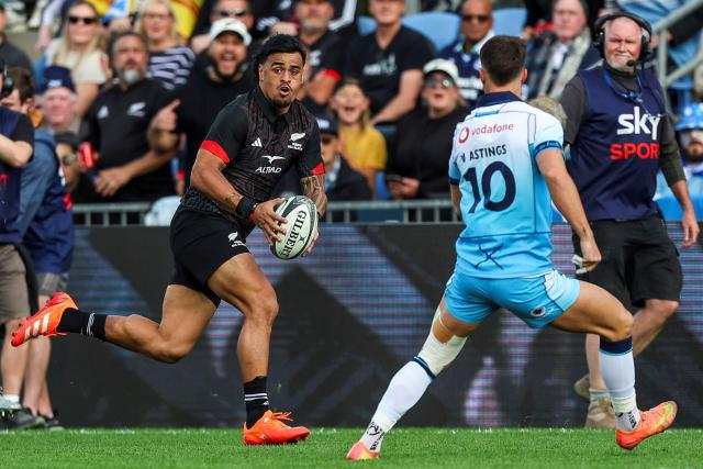 New Zealand Maori's Bailyn Sullivan runs the ball during their rugby match between New Zealand Maori and Scotland at Semenoff Stadium in Whangarei on July 5, 2025. (Photo by DJ Mills / AFP)