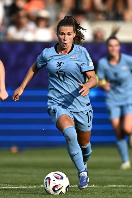 Netherlands' midfielder #17 Victoria Pelova runs with the ball during the UEFA Women's Euro 2025 Group D football match between Wales and The Netherlands at the Allmend Stadion Luzern in Lucerne on July 5, 2025. (Photo by Fabrice COFFRINI / AFP)