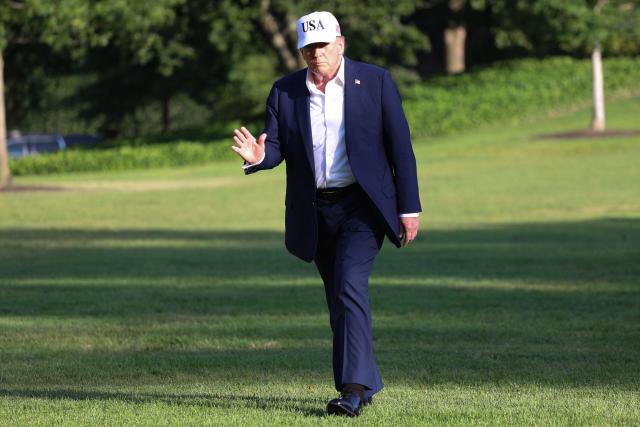 US President Donald Trump arrives on the South Lawn of the White House in Washington, DC, on July 6, 2025, after spending the weekend at his residence in Bedminster, New Jersey. (Photo by Alex WROBLEWSKI / AFP)