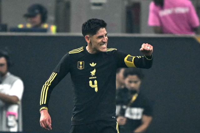 Mexico's midfielder #04 Edson Alvarez celebrates scoring his team's second goal during the Concacaf Gold Cup final football match between Mexico and USA at NRG Stadium in Houston, Texas on July 6, 2025. (Photo by CHANDAN KHANNA / AFP)