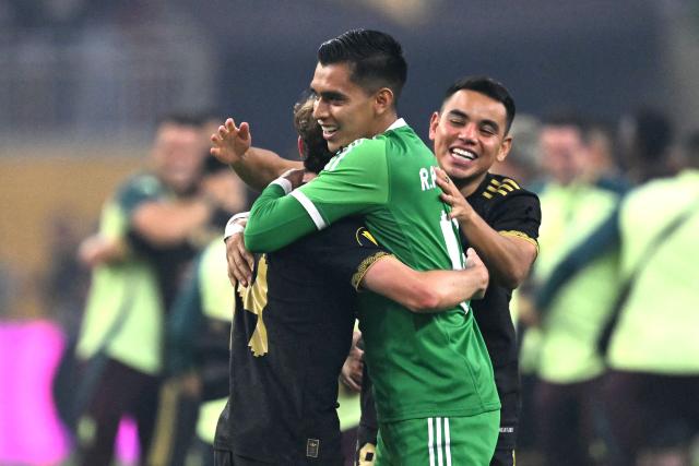 Mexico's players celebrate their team's victory at the end of the Concacaf Gold Cup final football match between Mexico and USA at NRG Stadium in Houston, Texas on July 6, 2025. (Photo by CHANDAN KHANNA / AFP)