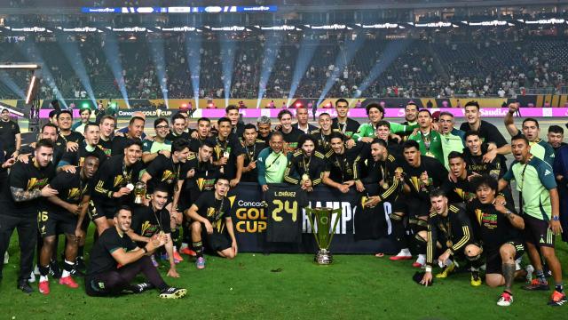 Mexico's players celebrate their victory at the end of the Concacaf Gold Cup final football match between Mexico and USA at NRG Stadium in Houston, Texas on July 6, 2025. (Photo by Chandan Khanna / AFP)