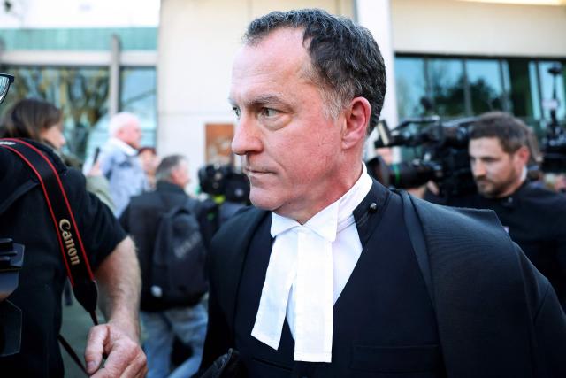 Lead barrister Colin Mandy (C) is followed by members of the media as he leaves the Latrobe Valley Magistrates' Court in Morwell on July 7, 2025. An Australian woman murdered her husband's parents and aunt by lacing their beef Wellington lunch with toxic mushrooms, a jury found on July 7 at the climax of a trial watched around the world. Keen home cook Erin Patterson hosted an intimate meal in July 2023 that started with good-natured banter and earnest prayer -- but ended with three guests dead. (Photo by MARTIN KEEP / AFP)