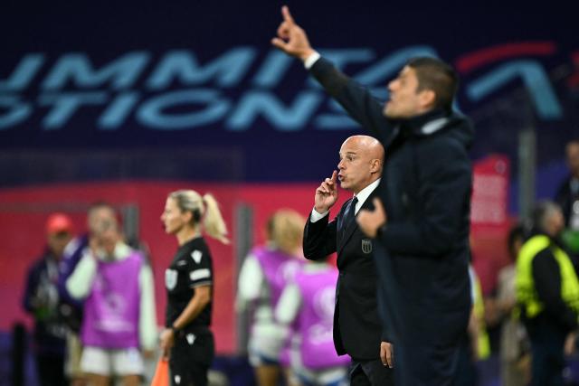 Italy's Italian head coach Andrea Soncin (C) gestures from the techincal area in front of Portugal's head coach Francisco Neto (R) during the UEFA Women's Euro 2025 Group B football match between Portugal and Italy at the Stade de Geneve in Geneva, on July 7, 2025. (Photo by Fabrice COFFRINI / AFP)
