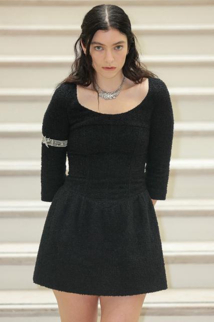 New Zealander singer-songwriter Lorde poses upon arrival ahead of the Chanel's Haute-Couture Fall/Winter 2025-26 collection show in Paris on July 8, 2025. (Photo by Thomas SAMSON / AFP)
