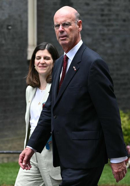 France's Minister for Economy, Finances and Industrial and Digital sovereignty Eric Lombard (R) arrives at 10 Downing Street in London, on July 9, 2025, to attend a meeting of French and British business leaders, on the second day of French President Emmanuel Macron's three-day state visit to Britain. French President Emmanuel Macron will have lunch with Britain's Prime Minister Keir Starmer on Wednesday, ahead of the two leaders on Thursday co-hosting the 37th Franco-British Summit, where they are set to discuss opportunities to strengthen defence ties. (Photo by Oli SCARFF / AFP)
