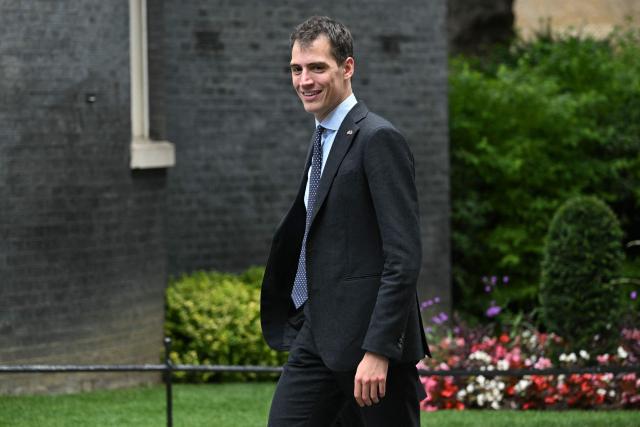Mistral AI co-founder and CEO Arthur Mensch arrives at 10 Downing Street in London, on July 9, 2025, to attend a meeting of French and British business leaders, on the second day of French President Emmanuel Macron's three-day state visit to Britain. French President Emmanuel Macron will have lunch with Britain's Prime Minister Keir Starmer on Wednesday, ahead of the two leaders on Thursday co-hosting the 37th Franco-British Summit, where they are set to discuss opportunities to strengthen defence ties. (Photo by Oli SCARFF / AFP)