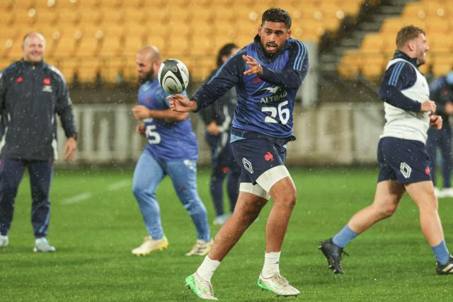 France’s Matthias Halagahu trains during the captain's run ahead of the second international rugby Test match against New Zealand, at Sky Stadium in Wellington on July 11, 2025. (Photo by Marty MELVILLE / AFP)