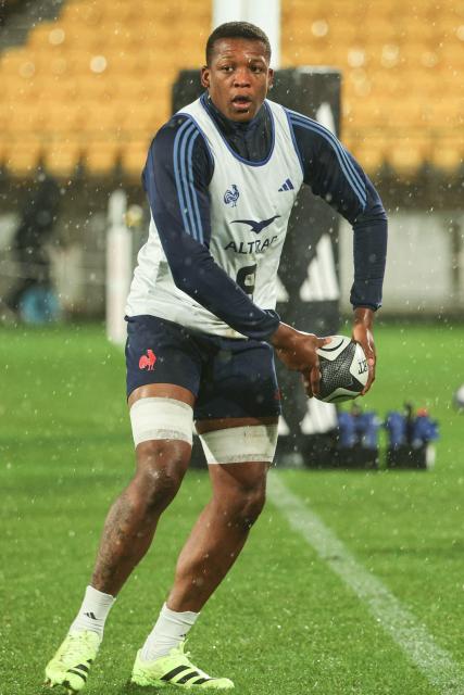 France's Cameron Woki trains during the captain's run ahead of the second international rugby Test match against New Zealand, at Sky Stadium in Wellington on July 11, 2025. (Photo by Marty MELVILLE / AFP)