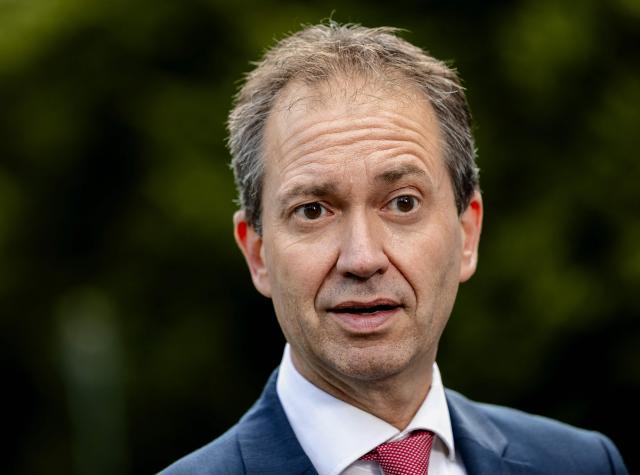 Dutch outgoing Minister of Social Affairs and Employment and outgoing Minister of Asylum and Migration Eddy van Hijum arrives at the Catshuis for the last Council of Ministers before summer in The Hague on July 11, 2025. (Photo by Remko de Waal / ANP / AFP) / Netherlands OUT