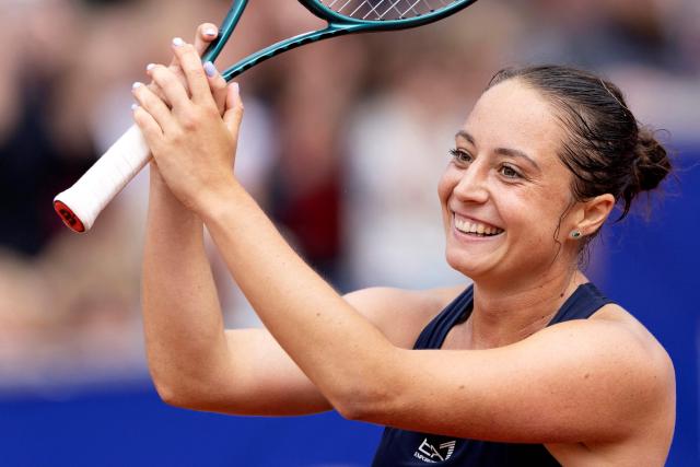 Italy's Elisabetta Cocciaretto celebrates after winning against Poland's Katarzyna Kawa during their women's singles final at the Nordea Open WTA tennis tournament in Bastad, Sweden on July 12, 2025. Cocciaretto won the match 6-3 and 6-4. (Photo by Bjorn LARSSON ROSVALL / TT News Agency / AFP) / Sweden OUT
