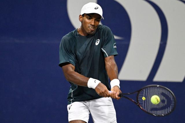 US' Nishesh Basavareddy returns the ball to Colombia's Nicolas Mejia during the Mexico ATP Open men's singles tennis match at the Cabo Sports Complex in Los Cabos, Baja California, Mexico on July 15, 2025. (Photo by Alfredo ESTRELLA / AFP)