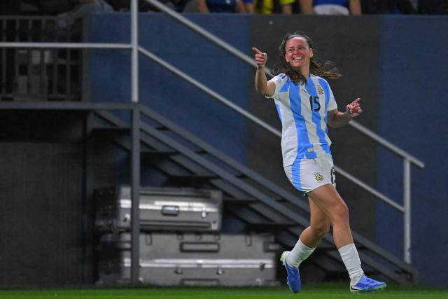 Argentina's defender #15 Maria Bonsegundo celebrates  scoring her team's second goal during the Women's Copa America 2025 football match between Ecuador and Argentina at the IDV stadium in Quito on July 24, 2025. (Photo by Rodrigo BUENDIA / AFP)