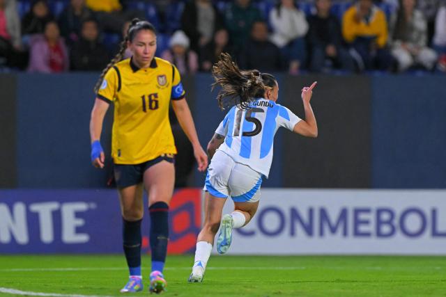 Argentina's defender #15 Maria Bonsegundo celebrates  scoring her team's second goal during the Women's Copa America 2025 football match between Ecuador and Argentina at the IDV stadium in Quito on July 24, 2025. (Photo by Rodrigo BUENDIA / AFP)