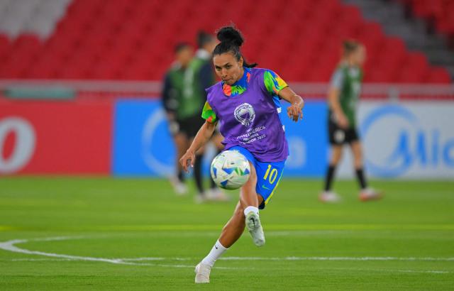 Brazil's forward #10 Marta warms up ahead of the Women's Copa America 2025 semifinal football match between Brazil and Uruguay at the Rodrigo Paz Delgado Stadium in Quito on July 29, 2025. (Photo by Rodrigo BUENDIA / AFP)