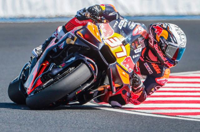 Red Bull KTM Factory Racing team's Spanish rider Pedro Acosta competes during the motorcycle Hungarian Moto GP Grand Prix at the Balaton Park circuit in Balatonfokajar, Hungary, on August 24, 2025. (Photo by AFP)