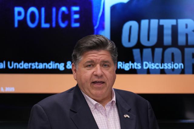 Illinois Gov. JB Pritzker meets with community violence intervention (CVI) leaders as they hold an emergency response training to prepare for federal deployments in Chicago, Illinois, on September 3, 2025. US President Donald Trump said on September 2 that he will deploy National Guard troops to Chicago, calling the Democratic-run midwestern city a "hellhole" ravaged by gun crime. (Photo by Nam Y. Huh / POOL / AFP)