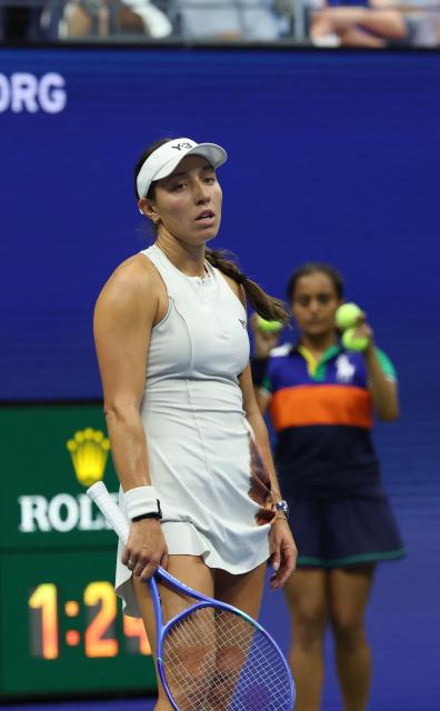 USA's Jessica Pegula reacts as she plays Belarus' Victoria Azarenka during their women's singles third round match on day six of the US Open tennis tournament at the USTA Billie Jean King National Tennis Center in New York City, on August 29, 2025. (Photo by TIMOTHY A.CLARY / AFP)