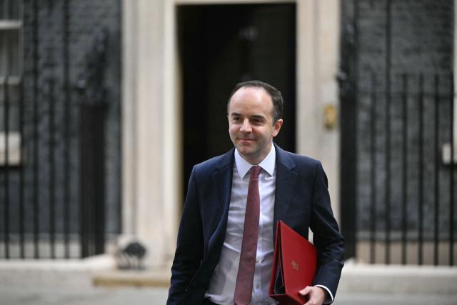 Britain's Chief Secretary to the Treasury James Murray leaves 10 Downing Street, in central London, on September 9, 2025, following a meeting of the cabinet. (Photo by JUSTIN TALLIS / AFP)