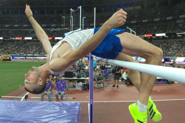 Czech Republic's athlete Jan Stefela competes in the men's high jump final during the World Athletics Championships in Tokyo on September 16, 2025. (Photo by Antonin THUILLIER / POOL / AFP)