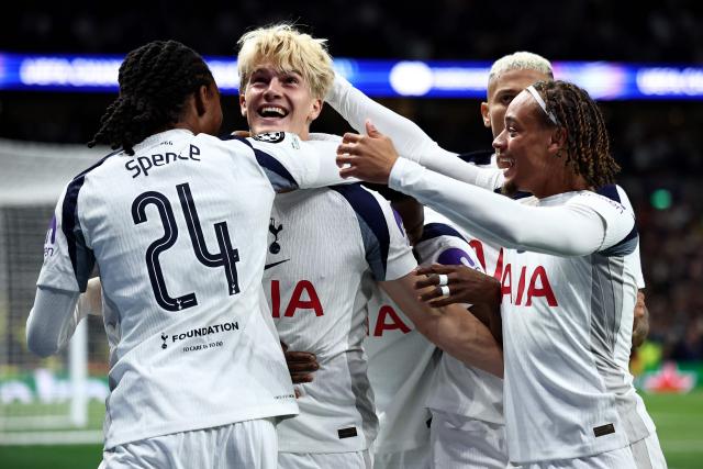 Tottenham Hotspur's Swedish midfielder #15 Lucas Bergvall (2L) celebrates the team's first goal during the UEFA Champions League football league stage match between Tottenham Hotspur and Villarreal at the Tottenham Hotspur Stadium in London, on September 16, 2025. (Photo by HENRY NICHOLLS / AFP)