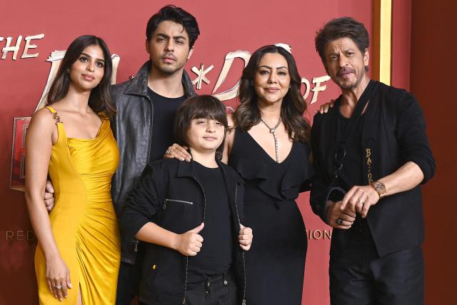 Bollywood actor Shah Rukh Khan (R) poses along with his wife Gauri Khan (2R) and children Aryan Khan (2L), AbRam Khan (C) and Suhana Khan during the premiere of Netflix's series 'The Ba***ds of Bollywood', in Mumbai on September 17, 2025. (Photo by Sujit JAISWAL / AFP)