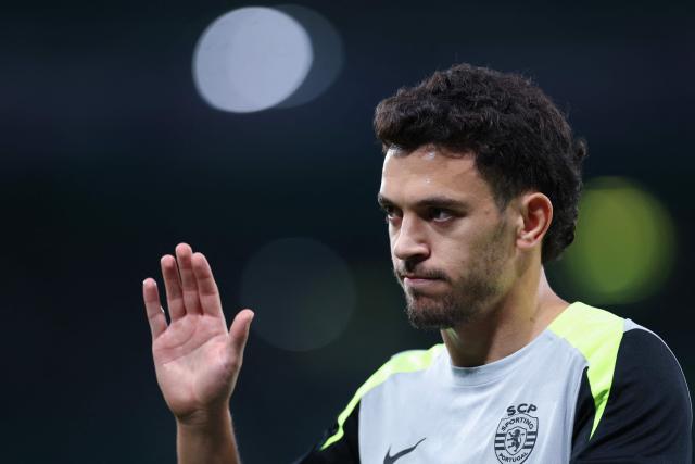 Sporting Lisbon's Portuguese forward #08 Pedro Goncalves waves during the warm up before the UEFA Champions League first round day 1 football match between Sporting CP and Kairat Almaty at Alvalade stadium in Lisbon on September 18, 2025. (Photo by PATRICIA DE MELO MOREIRA / AFP)
