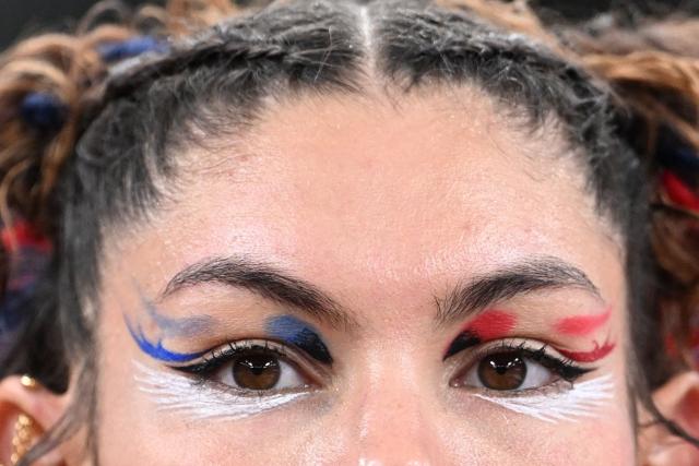 France's athlete Auriana Lazraq-Khlass is seen prior to the start of the women's heptathlon high jump during the World Athletics Championships in Tokyo on September 19, 2025. (Photo by Kirill KUDRYAVTSEV / AFP)