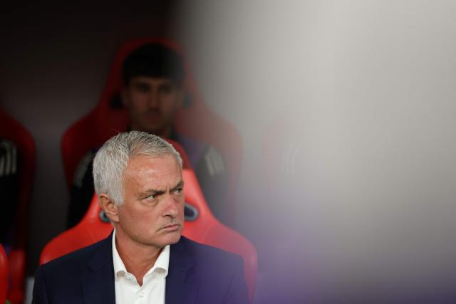 Benfica's Portuguese coach Jose Mourinho looks on prior the Portuguese League football match between SL Benfica and Rio Ave FC at the Luz stadium in Lisbon, on September 23, 2025. (Photo by PATRICIA DE MELO MOREIRA / AFP)